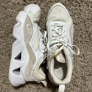 Nike RYZ shoes